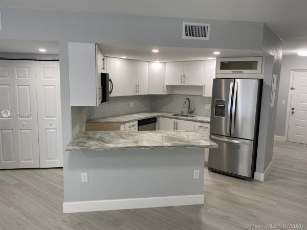 Las Vistas At Doral, 8215 Lake Dr #203, Doral, Florida 33166, image 2