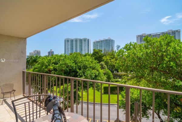 Tower At Biscayne Cove, 18181 NE 31st Ct #307, Aventura, Florida 33160, image 2