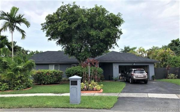 Glen Cove, 11444 SW 100th Ter, Kendall, Florida 33176, image 2
