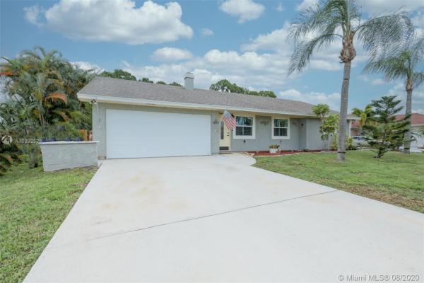 1611 SE Mariner Ln, Florida 34983, image 2