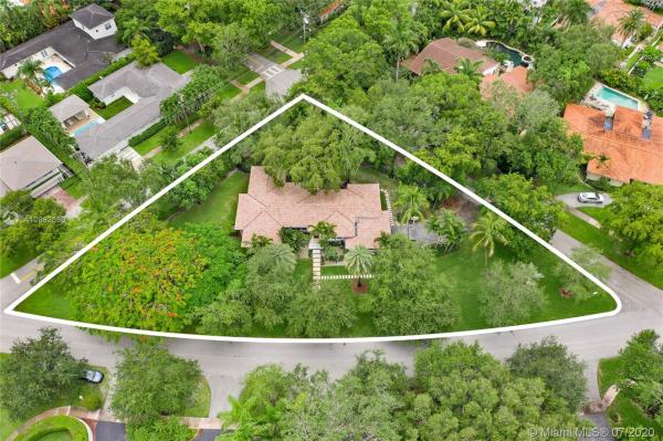 Coral Gables Country Club, 2901 De Soto Blvd, Coral Gables, Florida 33134, image 2
