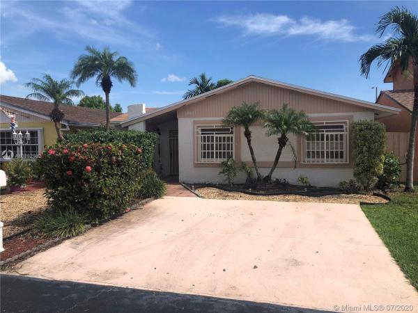 Les Chalets, 10611 SW 20th Ter, University Park, Florida 33165, image 2