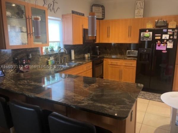 16520 SW 52nd St, Unincorporated Dade County, Florida 33185, image 2