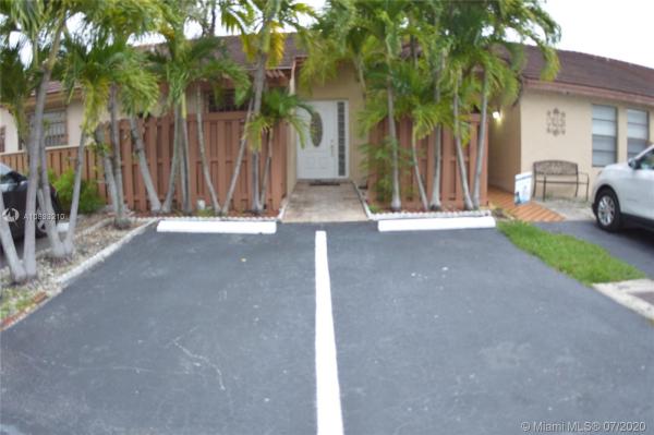 Tamiami Lakes Townhomes, 13429 SW 17th Terr Cir N, Tamiami, Florida 33175, image 2
