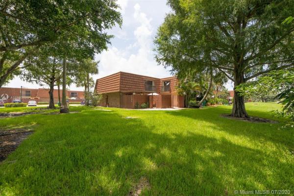Village At Lake Pine, 1204 SW 118th Ter, Davie, Florida 33325, image 2