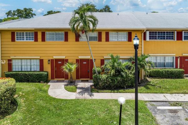 Arrowhead Golf & Tennis Club, 1845 SW 81st Ter #2-19, Davie, Florida 33324, image 2