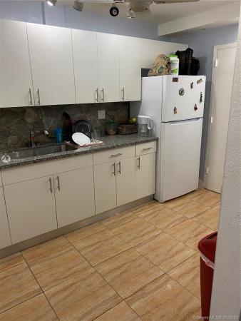3 Horizons North, 1470 NE 125th Ter #412, North Miami, Florida 33161, image 2