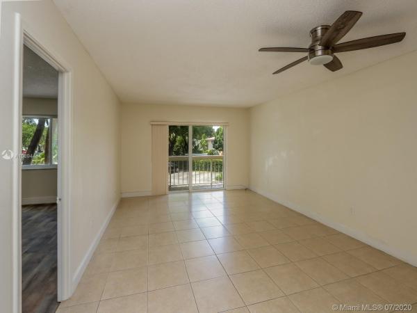 Village Of Kings Creek, 7915 Camino Real #N217, Glenvar Heights, Florida 33143, image 2