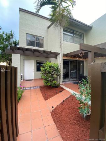 Indian Lake Village, 10020 NW 9th St Cir #104, Fountainebleau, Florida 33172, image 2