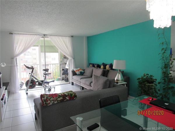 Three Seasons, 16450 Miami Dr #505, North Miami Beach, Florida 33162, image 1