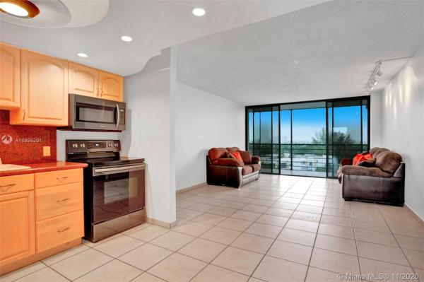 Biscaya, 20400 W Country Club Dr #816, Aventura, Florida 33180, image 2