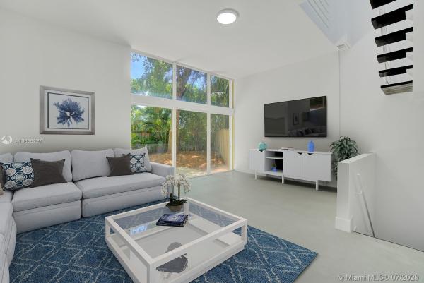 Apogee, 3122 Center St #7, Miami, Florida 33133, image 2