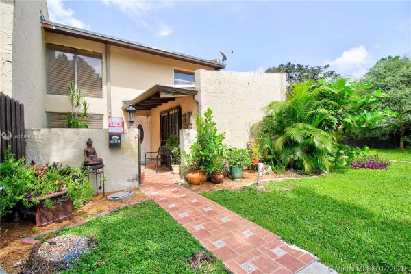 Snapper Creek Townhouses, 6931 SW 111th Ct #6931, Kendall, Florida 33173, image 2