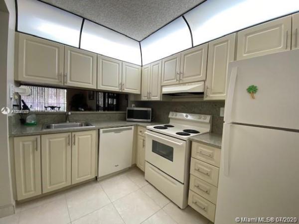 Miramar Club, 3470 Foxcroft Rd #204, Miramar, Florida 33025, image 2