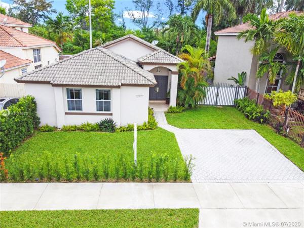 Shoma Homes At Tamiami, 12977 NW 11th Ter, Tamiami, Florida 33182, image 2