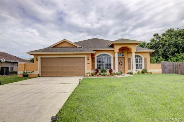 961 SW Mcelroy Ave, Florida 34953, image 2