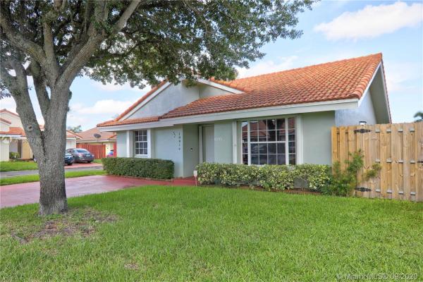 Angelica Gardens At Lakes Of Avalon, 18814 NW 83rd Ct, Hialeah, Florida 33015, image 2