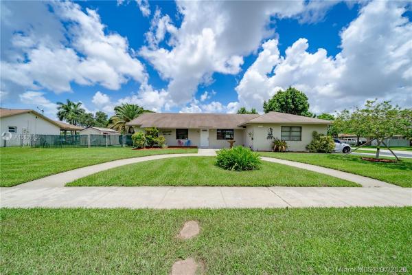 Orange Tree Lakes, 12841 SW 11th Pl, Davie, Florida 33325, image 2