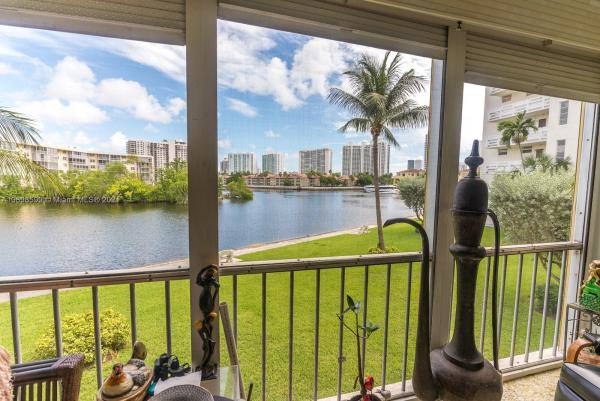 Point East, 3030 Marcos Dr #T204, Aventura, Florida 33160, image 2