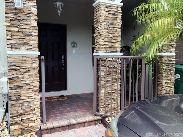 The Cove At Isles Of Bayshore, 8926 SW 225th St #8926, Cutler Bay, Florida 33190, image 2