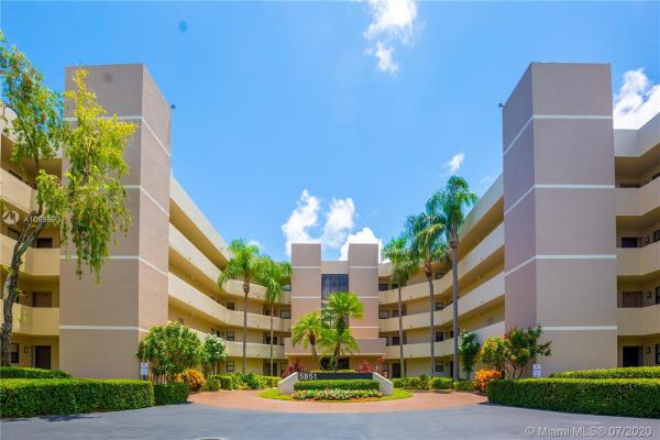 Camino Real Village, 5851 Camino Del Sol #305, Boca Raton, Florida 33433, image 2