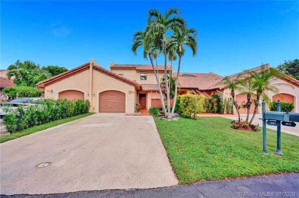 Kings Court West, 8582 SW 115th Ct, Kendall, Florida 33173, image 2