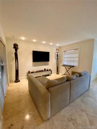 Garson, 14690 SW 48th St, Kendale Lakes, Florida 33175, image 2