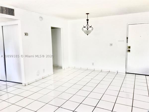 Summit Chase, 8421 NW 8th St #309, Fountainebleau, Florida 33126, image 3