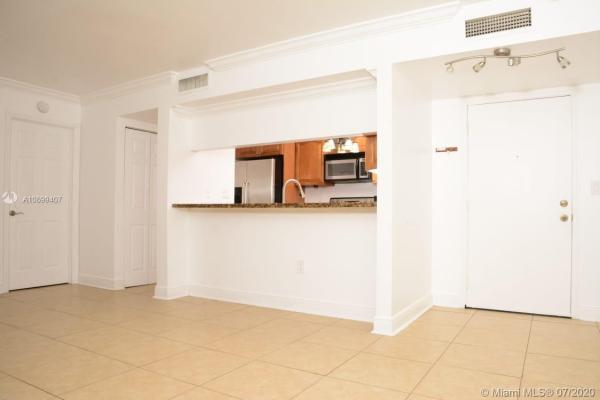 Soleil Lake, 636 NW 114th Ave #203, Sweetwater, Florida 33172, image 2