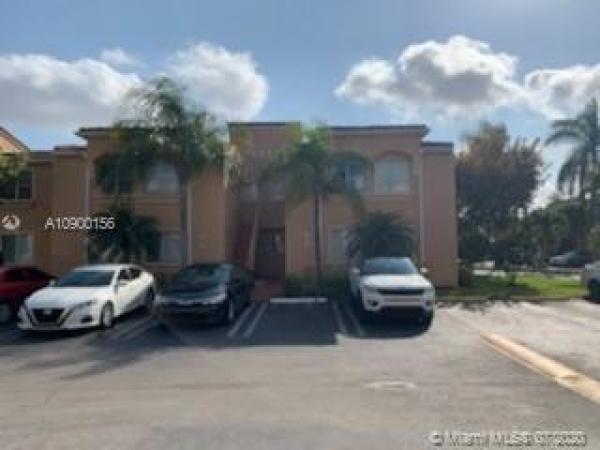 Villa Real, 1135 NW 124th Pl #106, Tamiami, Florida 33182, image 2