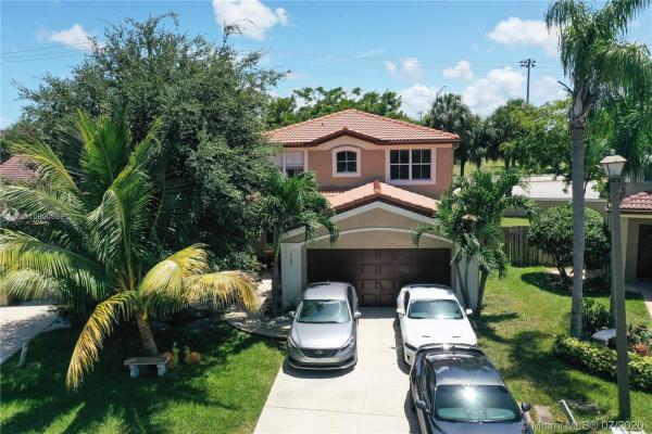 Hammocks At Riverglen, 4280 NW 1st Pl, Deerfield Beach, Florida 33442, image 2
