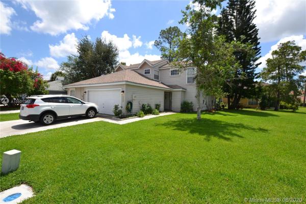 Emerald Forest Of Wellington, 950 Honeytree Ln #B, Wellington, Florida 33414, image 2