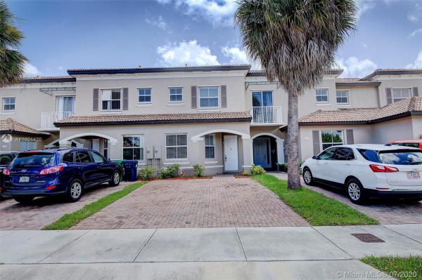 Century Gardens Village, 15364 SW 91st St #15364, The Hammocks, Florida 33196, image 2
