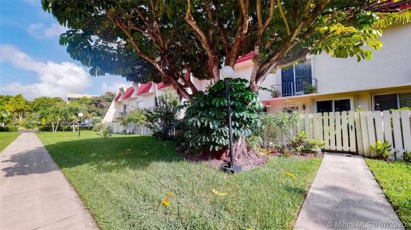 1655 NE 115th St #14B, Unincorporated Dade County, Florida 33181, image 2