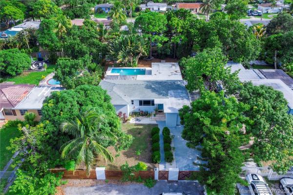 Biscayne Gardens, 230 NW 149th St, Golden Glades, Florida 33168, image 2