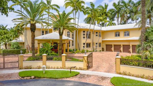 Royal Palm North, 8205 NW 157th Ter, Miami Lakes, Florida 33016, image 2