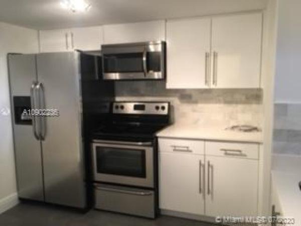 Venetia, 555 NE 15th St #11E, Miami, Florida 33132, image 2
