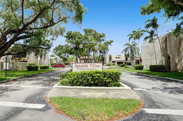 Spanish Villas, 6530 Kendale Lakes Dr #1304, Kendale Lakes, Florida 33183, image 2