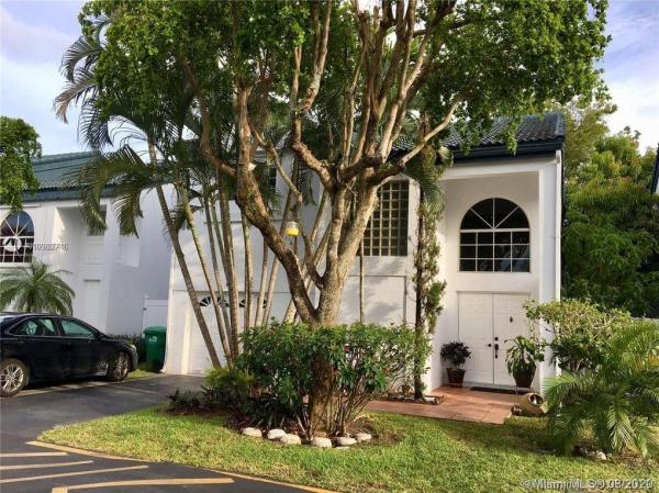 San Simeon, 322 NE 211th Ter, Ives Estates, Florida 33179, image 2