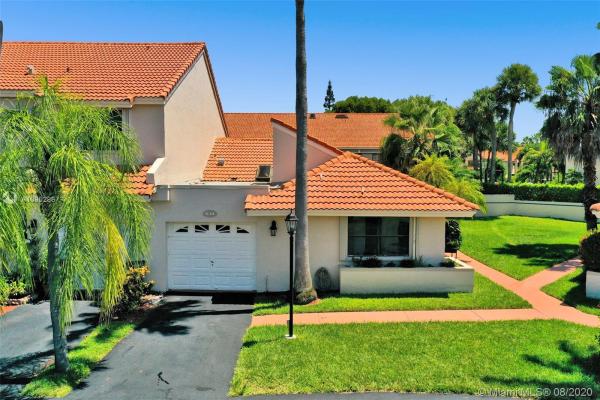 La Mirage Of Harbor Village, 21170 Mainsail Cir #C14, Aventura, Florida 33180, image 2