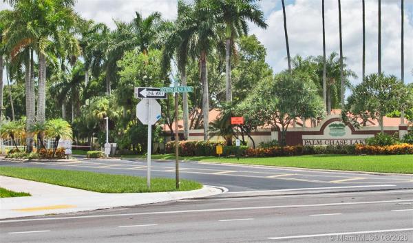 Palm Chase Lakes, 10279 N Circle Lake Dr #201, Boynton Beach, Florida 33437, image 2