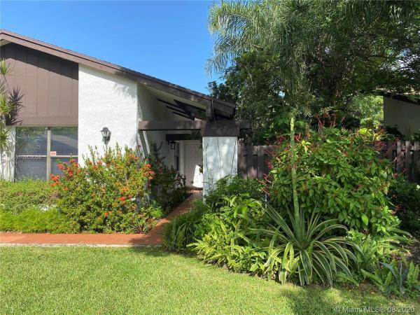 The Crossings, 10805 SW 132nd Cir Ct, The Crossings, Florida 33186, image 2