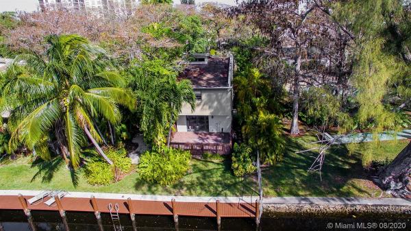 Tropical Gardens, 514 NE 19th St, Wilton Manors, Florida 33305, image 2