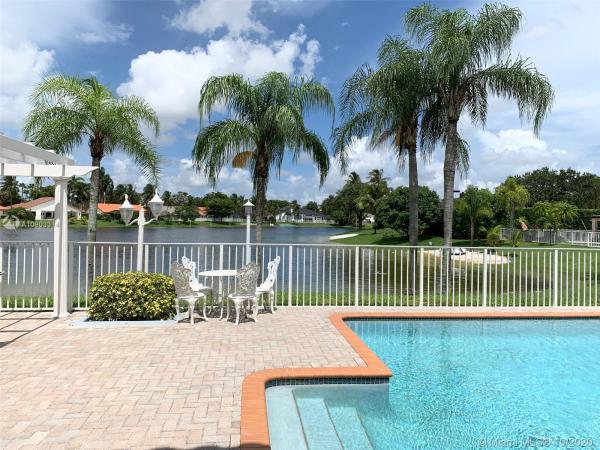 Lake Elizabeth, 14539 Glencairn Rd, Miami Lakes, Florida 33016, image 2