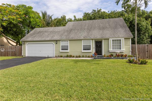 Kings Grant East, 14843 SW 152nd Ter, Richmond West, Florida 33187, image 2