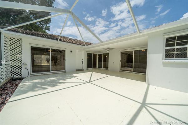 Sun Terrace At The Oaks, 4402 Water Oak Ct, Palm Beach Gardens, Florida 33410, image 2