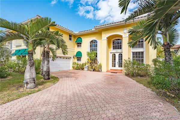 Graham West, 8265 NW 161st Ter, Miami Lakes, Florida 33016, image 2