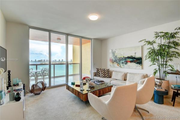 Marina Grande Club & Residences, 2650 Lake Shore Dr #1702, Riviera Beach, Florida 33404, image 2