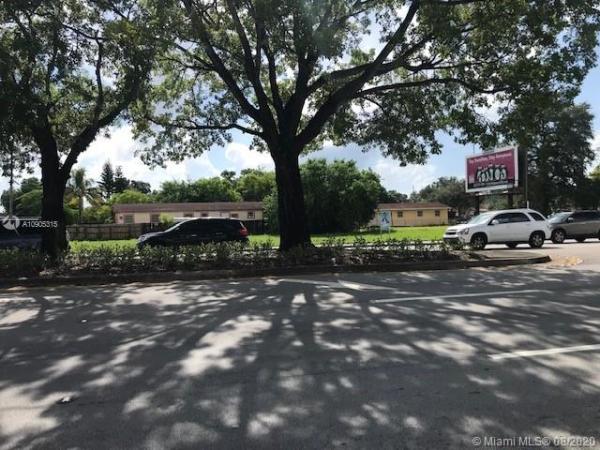 Greenacres, 2170 NW 44th St, Brownsville, Florida 33142, image 2