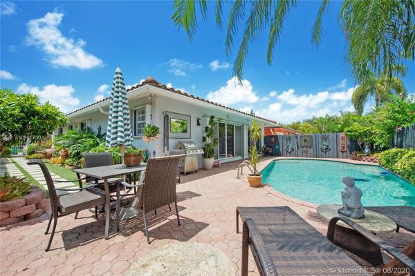Natalie Homes, 14667 SW 113th St, The Hammocks, Florida 33186, image 2